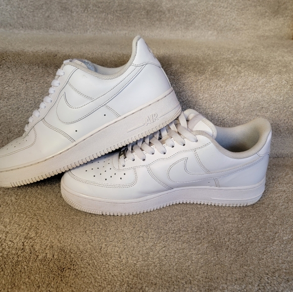 Nike Air Force 1 Low 07 White Triple White AF1 Men’s Size 9.5 Women's 11 CW2288. - Picture 4 of 7